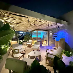 Sin Nombre Bali - Sauna, Ice Bath & Roof Terrace 4*, チャングー インドネシア