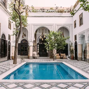 riad-maison-bleue-and-spa.hotelfesmorocco.com/